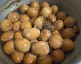 Foto langkah ke 4 dari resep Bacem Telur Puyuh.