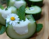 Une image de l'étape 4 de 🌱 Concombre farcie au fromage frais.