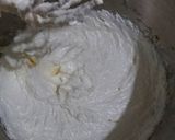 Foto langkah ke 1 dari resep Lemon butter cake with lemon glaze.