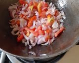 A picture of step 2 of Paneer bhurji.