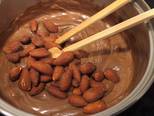 Chocolate Almonds bước làm 2 hình