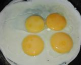 Foto del paso 5 de la receta: Bifes al vino con guarnición de huevos fritos a la mediterránea!