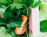 Hình bước làm 6 của món Xà lách cuốn tôm giò