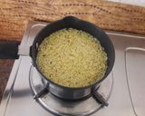 A picture of step 1 of Garlic tomato sauce maggi.