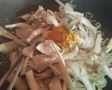 Hình bước làm 2 của món Nấm Bào Ngư Kho Sả (Chay)