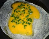 Foto langkah ke 3 dari resep Martabak telur mini.