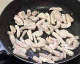 รูปขั้นตอนการทำที่ 3 ของ หมูเส้นผัดพริกสด