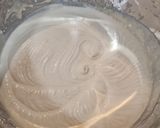 Foto del paso 5 de la receta Bizcocho de chocolate blanco con cobertura de Milka