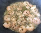 Foto del paso 3 de la receta: Pastas con Camarones al ajillo (suave)