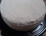 Foto del paso 4 de la receta: Torta de cumpleaños con chantilly y coco rallado 😋