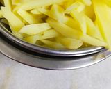 कॉर्न पोटैटो कुरमुरे (corn potato kurkure recipe in Hindi) रेसिपी चरण 2 फोटो