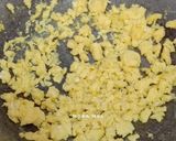 Foto langkah ke 2 dari resep Orak Arik Telur Sosis.