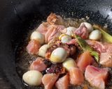 Foto langkah ke 2 dari resep Semur ayam telur puyuh simpel.