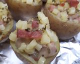 Foto langkah ke 6 dari resep Cheesy Baked Potatoes.