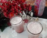A picture of step 3 of Rose Lassi.