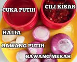 Gambar langkah 1 resipi Acar Jantung Pisang.