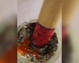 A picture of step 1 of Hum sbki laadli kairi(kairi ki chutney).
