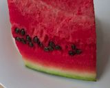Foto del paso 1 de la receta: Heladito fácil y saludable de sandía 🍉 Sandía helada 🍉2 ingredientes 🍉🍋Paleta o polo de sandía