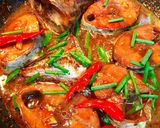 Hình bước làm 3 của món Cá Ngừ Kho Nước Dừa