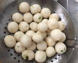 Foto langkah ke 6 dari resep Cimol Kopong Isi Keju.