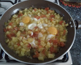 Foto del paso 4 de la receta: Huevos al pisto