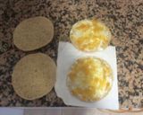 Foto del paso 3 de la receta Café y panecillos con queso y mermelada
