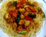 A picture of step 4 of Chicken jalfrezi spaghetti pasta.