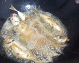 Foto langkah ke 1 dari resep Selar Masak Kecap.