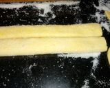 صورة لخطوة 146 من وصفة 🍞🥐عجائب تشكيل العجينة المورقه 🥐🍞