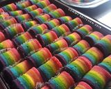 Foto langkah ke 7 dari resep Rainbow Mini Roll.