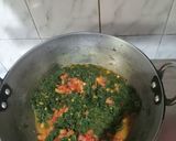 A picture of step 2 of Kadhai Palak.