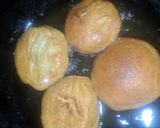 A picture of step 6 of Vanilla cream filled doughnuts.
