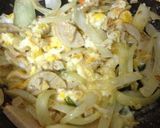 รูปขั้นตอนการทำที่ 3 ของ ข้าวผัดหมูยอ