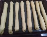 Foto langkah ke 4 dari resep Cheesy Oregano Breadstick.