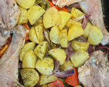Foto del paso 2 de la receta: Pollo de corral al horno con patatas