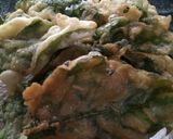 Foto langkah ke 4 dari resep Keripik Bayam.