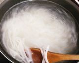 Une image de l'étape 1 de Soupe de nouilles ramen.