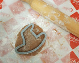 Foto del paso 4 de la receta: Galletitas Halloween: sombreros de brujas sabor a café