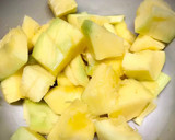 Foto del paso 1 de la receta: Tacos de salmón marinado con mango y aguacate a los frutos rojos