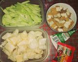 Foto langkah ke 4 dari resep Sambal goreng (labu sitara) labu siam tahu rambak kuah.