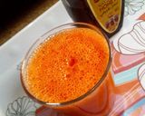 A picture of step 4 of Red Capsicum and Carrot juice.