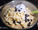 Foto del paso 4 de la receta Bizcocho de Yogur, Arándanos y Manzana en Olla GM