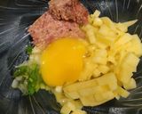 Foto langkah ke 1 dari resep Kulit Pangsit Isi Goreng.