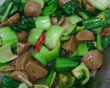 Foto langkah ke 3 dari resep Tumis Bok Choy Bakso.