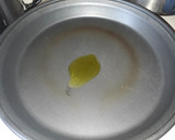 Foto del paso 1 de la receta: Tortilla de huevos con queso y salami