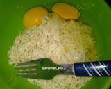 Foto langkah ke 2 dari resep Omelete Mie Instan 🍝.
