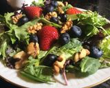 A picture of step 8 of Multicolored Salad Dressed with Cranberries Vinaigrette.