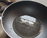 A picture of step 4 of Maggi noodles mix vegetables Chinese Hakka noodles style.
