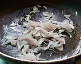 A picture of step 2 of Mayo chicken crunchy samosa.