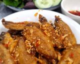 Hình bước làm 7 của món Cá Trích Chiên Giòn Sốt Mắm Chua Ngọt